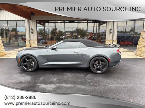 Used 2016 Chevrolet Camaro LT RWD image 1