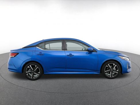 Used 2025 Nissan Sentra SV FWD image 9