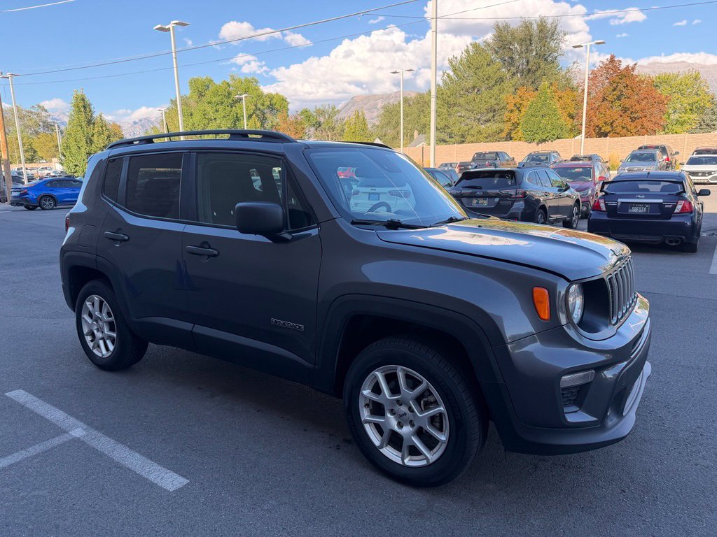 Certified 2022 Jeep Renegade Latitude AWD/4WD image 7
