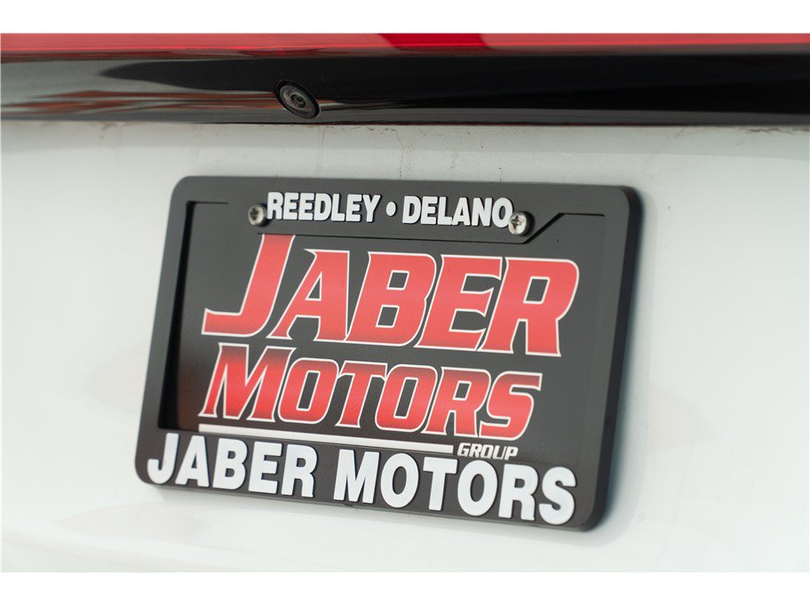 Used 2023 Chrysler Pacifica Touring-L FWD image 4