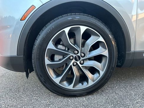 Used 2022 Lincoln Nautilus Reserve image 7