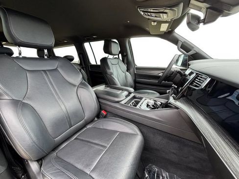 Used 2023 Jeep Wagoneer Series II w/ Flexible Seating Group AWD/4WD image 20