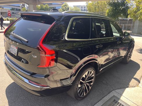 Used 2025 Volvo XC90 T8 Plus w/ Protection Package Premier AWD/4WD image 5