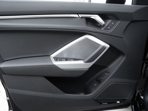 New 2025 Audi Q3 2.0T Premium image 17