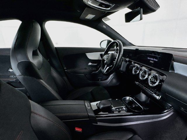 Used 2023 Mercedes-Benz CLA 250 4MATIC image 25