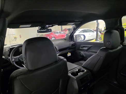 New 2026 Chevrolet Silverado EV LT image 17