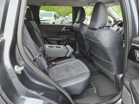 Used 2025 Mitsubishi Outlander SE AWD/4WD image 20