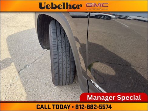 Used 2021 GMC Terrain SLT AWD/4WD image 21