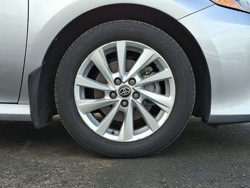 Used 2021 Toyota Camry LE image 5