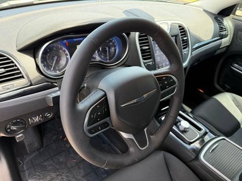 Used 2023 Chrysler 300 Touring w/ Sport Appearance Package RWD image 8