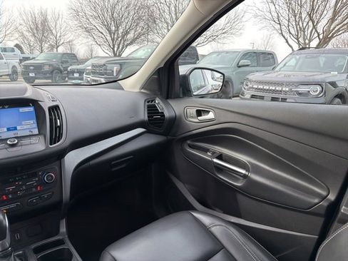 Used 2019 Ford Escape SEL image 15