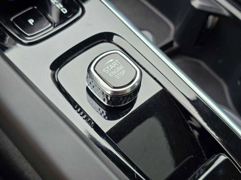 Certified 2025 Volvo XC60 B5 Plus image 34