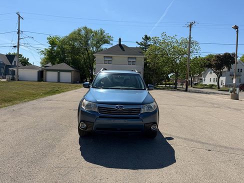 Used 2010 Subaru Forester 2.5X Limited AWD/4WD image 2