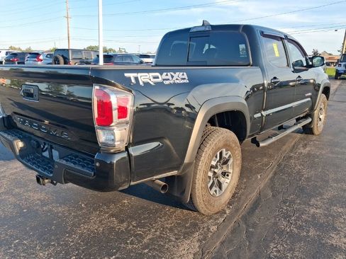 Used 2023 Toyota Tacoma TRD Off-Road w/ TRD Premium Off Road Package AWD/4WD image 4