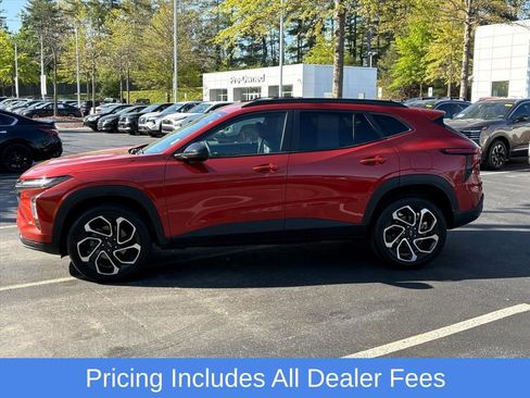 Used 2024 Chevrolet Trax RS FWD image 4