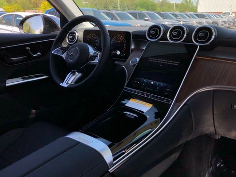 New 2025 Mercedes-Benz GLC 350e 4MATIC image 17