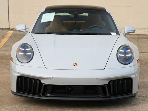 Used 2025 Porsche 911 Carrera GTS RWD image 47