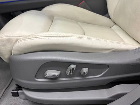 Used 2017 Cadillac XT5 Luxury w/ Driver Awareness Package FWD image 14