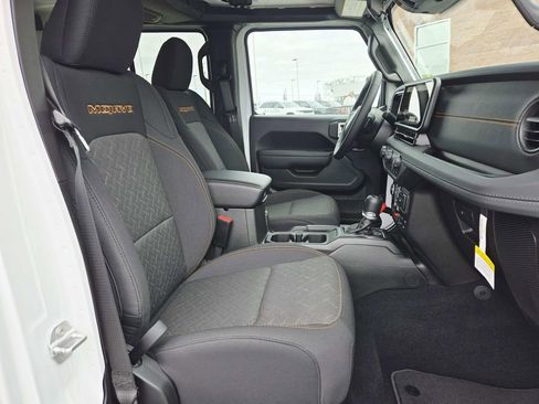 New 2026 Jeep Gladiator Mojave w/ Safety Group image 17