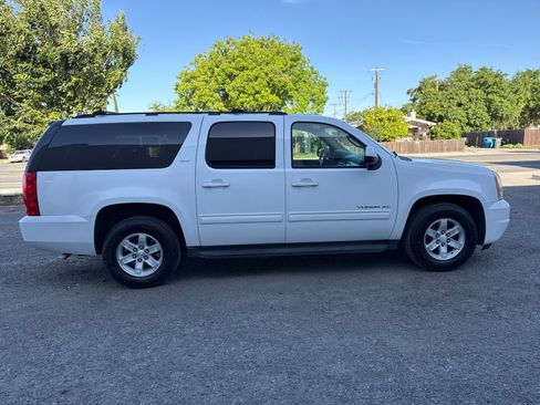 Used 2014 GMC Yukon XL SLT image 5