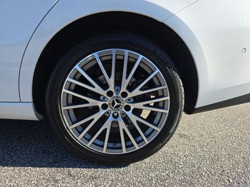 Used 2025 Mercedes-Benz CLA 250 image 30