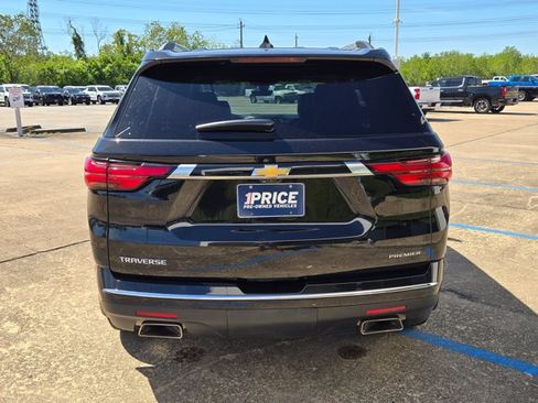Used 2023 Chevrolet Traverse Premier w/ LPO, Cargo Package FWD image 7