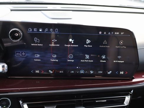 New 2026 Chevrolet Traverse Z71 w/ Enhanced Driving Package image 10