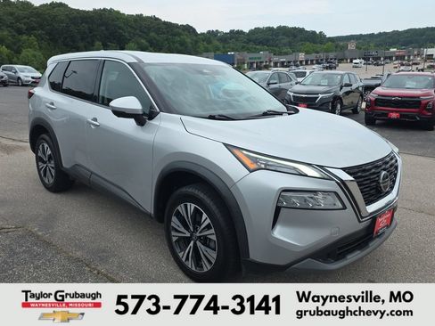 Used 2021 Nissan Rogue SV AWD/4WD image 2