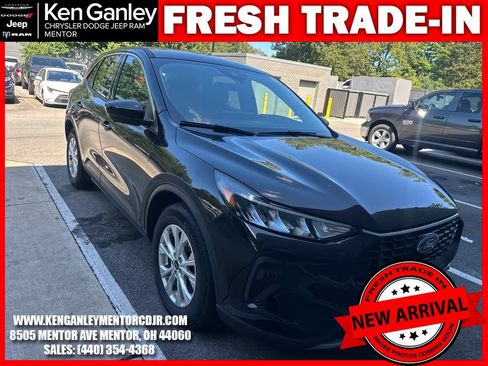 Used 2023 Ford Escape Active w/ Tech Pack #2 FWD image 1