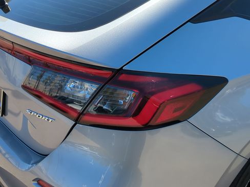 Used 2023 Honda Civic Sport image 11