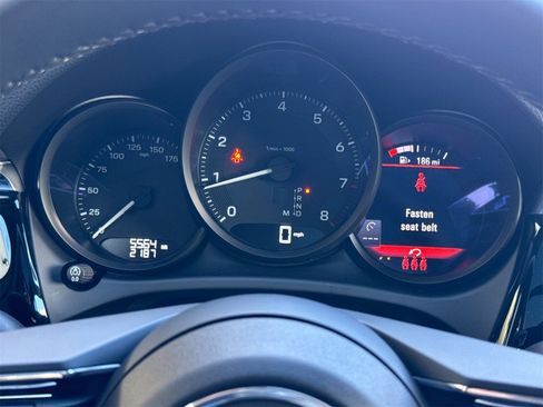 Used 2025 Porsche Macan image 29