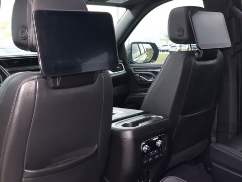 Used 2024 GMC Yukon Denali w/ Advanced Technology Package image 13