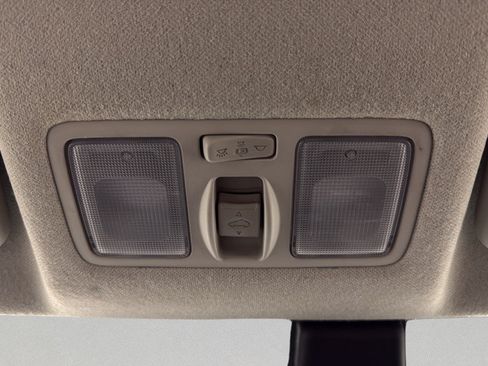 Used 2025 Hyundai Venue SEL FWD image 25