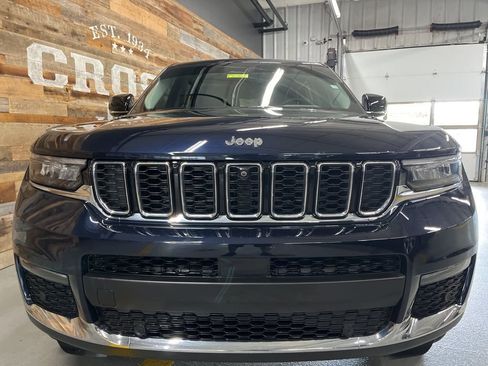 Used 2023 Jeep Grand Cherokee L Limited w/ Luxury Tech Group II AWD/4WD image 8