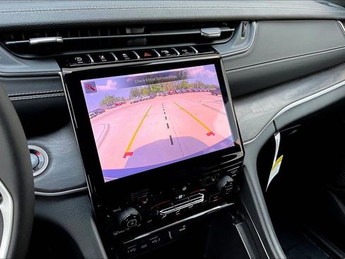 New 2025 Jeep Grand Cherokee Limited image 20