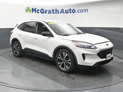 Used 2022 Ford Escape SE w/ SE Sport Appearance Package FWD image 2