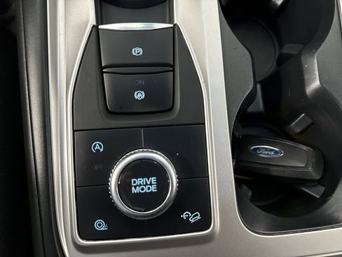 Used 2020 Ford Explorer XLT w/ Comfort Package image 28