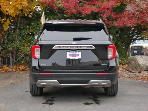 Certified 2024 Ford Explorer XLT w/ Equipment Group 202A image 20