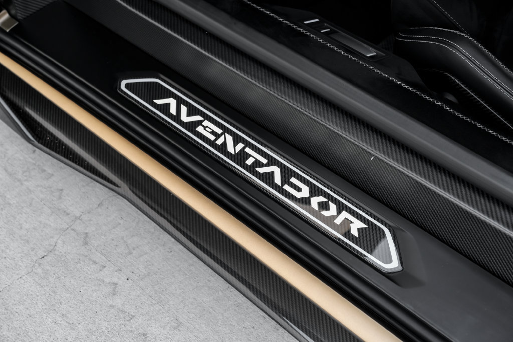 Used 2020 Lamborghini Aventador SVJ AWD/4WD image 39