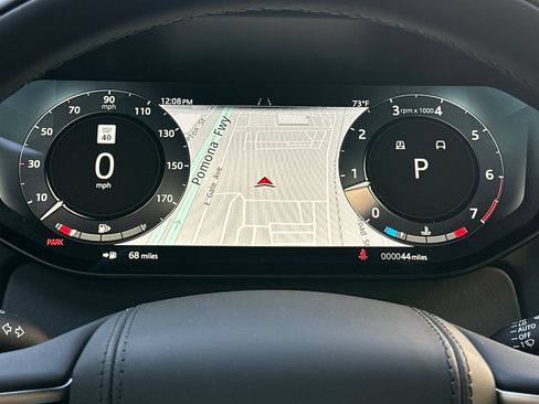 New 2025 Land Rover Range Rover SE image 30