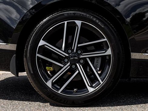 Used 2025 Genesis G80 2.5T Advanced image 11