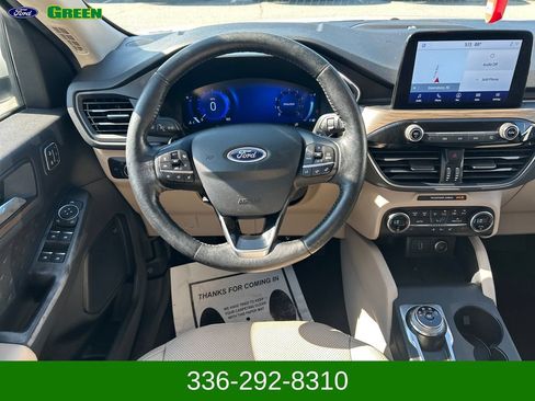 Used 2020 Ford Escape Titanium AWD/4WD image 14