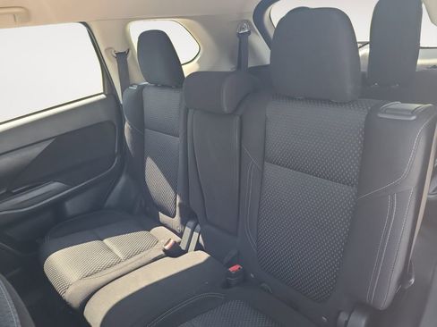 Used 2020 Mitsubishi Outlander ES AWD/4WD image 13