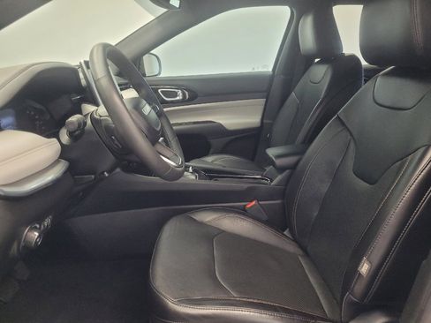 Used 2023 Jeep Compass Limited AWD/4WD image 17