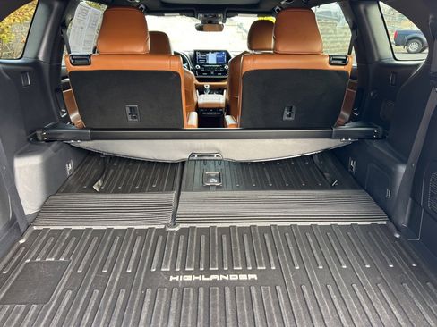 Used 2022 Toyota Highlander Platinum image 13