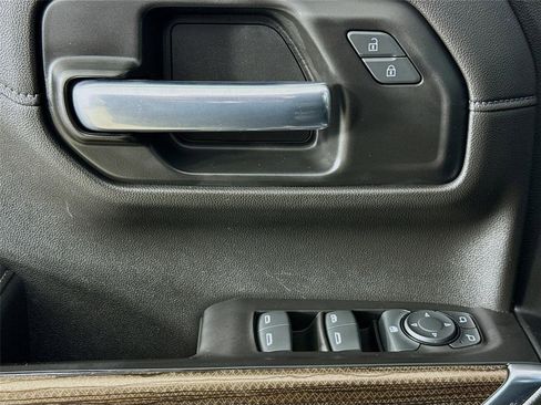 Used 2020 Chevrolet Silverado 1500 LT Trail Boss image 17