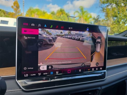 New 2026 Volkswagen Tiguan SEL R-Line image 18