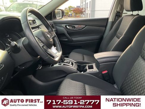 Used 2017 Nissan Rogue SV w/ SV Premium Package AWD/4WD image 7