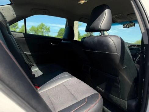 Used 2017 Toyota Camry SE FWD image 13