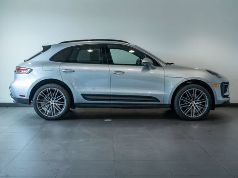 Certified 2026 Porsche Macan AWD/4WD image 8